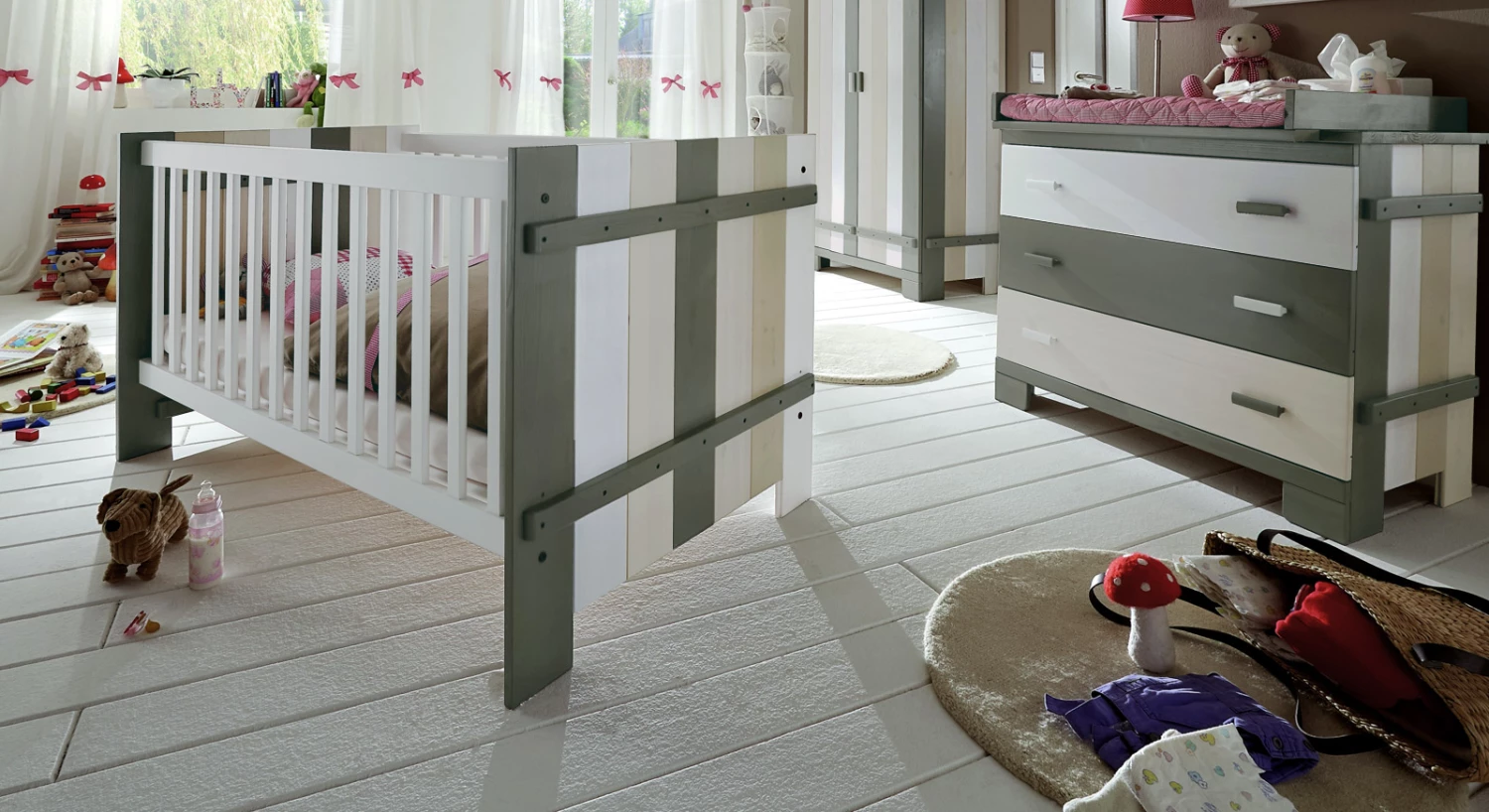 Babybett "Kids Paradise" Laubhütte 3 Babybett "Kids Paradise" Laubhütte