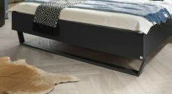 Bett "Azula" -Bettbezüge Verkäufe 2024 bett azula metallkufe stylisch