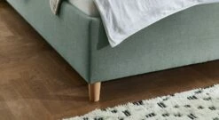 Bett "Kannur" -Bettbezüge Verkäufe 2024 bett kannur konische fuesse buche