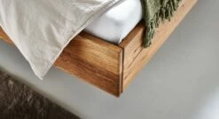 Bett "Tressa" -Bettbezüge Verkäufe 2024 bett tressa holz bettrahmen