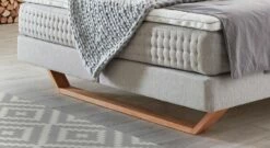Boxspringbett "Clarice" -Bettbezüge Verkäufe 2024 boxspringbett clarice holzkufe massiver eiche