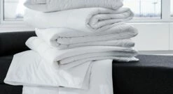 Centa-Star Markenfaser-Duo-Leicht-Bettdecke "Famous" Medium