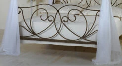 Himmelbett "Vila Nova" -Bettbezüge Verkäufe 2024 himmelbett vila nova fussteil geschmiedet