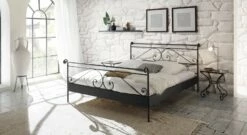 Bett "Cerete" -Bettbezüge Verkäufe 2024 metallbett cerete passend nachttisch