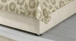 Bett "Severo" -Bettbezüge Verkäufe 2024 polsterbett severo fussteil creme fuss chrom